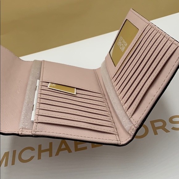 Michael Kors Jet Set Travel Lg Trifold Wallet - Picture 15 of 16